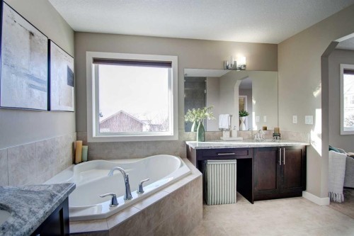 1796 Panatella Boulevard Nw, Calgary, AB - Indoor Photo Showing Bathroom