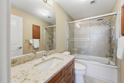 1005-32 Varsity Estates Circle Nw, Calgary, AB - Indoor Photo Showing Bathroom