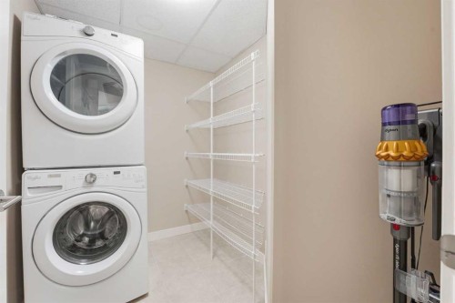 1005-32 Varsity Estates Circle Nw, Calgary, AB - Indoor Photo Showing Laundry Room