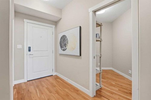 1005-32 Varsity Estates Circle Nw, Calgary, AB - Indoor Photo Showing Other Room