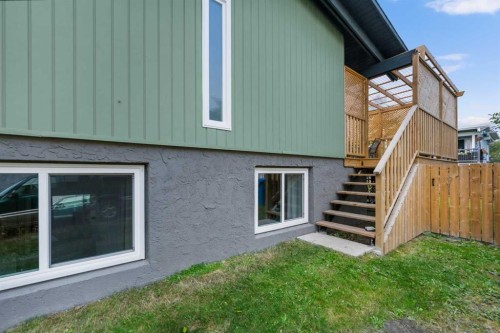 615 Sabrina Road Sw, Calgary, AB - Outdoor With Exterior