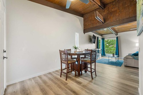 615 Sabrina Road Sw, Calgary, AB - Indoor Photo Showing Dining Room