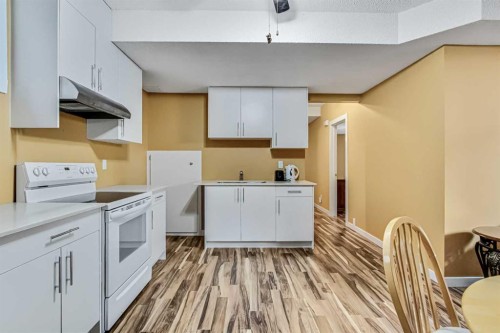 189 Coral Springs Court Ne, Calgary, AB - Indoor Photo Showing Kitchen