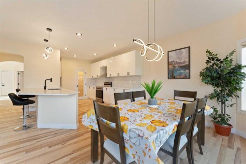 20 Sherwood Circle Nw, Calgary, AB - Indoor Photo Showing Dining Room
