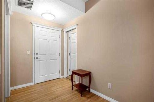 108-15 Everstone Drive Sw, Calgary, AB - Indoor Photo Showing Other Room