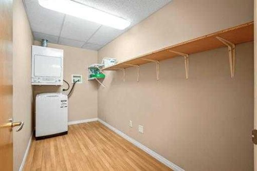 108-15 Everstone Drive Sw, Calgary, AB - Indoor Photo Showing Laundry Room
