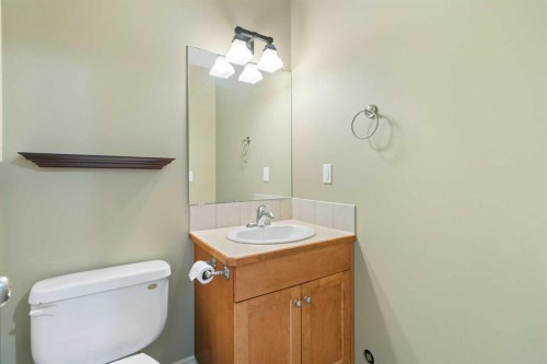 17 Deer Coulee Drive, Didsbury, AB - Indoor Photo Showing Bathroom