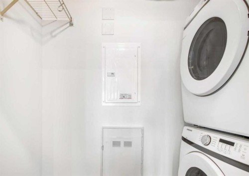 8305-1802 Mahogany Boulevard Se, Calgary, AB - Indoor Photo Showing Laundry Room