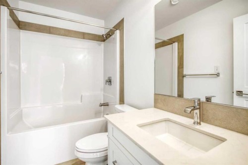 8305-1802 Mahogany Boulevard Se, Calgary, AB - Indoor Photo Showing Bathroom