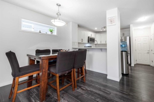 32 Yorkville Avenue Sw, Calgary, AB - Indoor Photo Showing Other Room