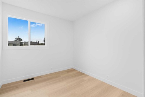 2-112 Erin Grove Close Se, Calgary, AB - Indoor Photo Showing Other Room