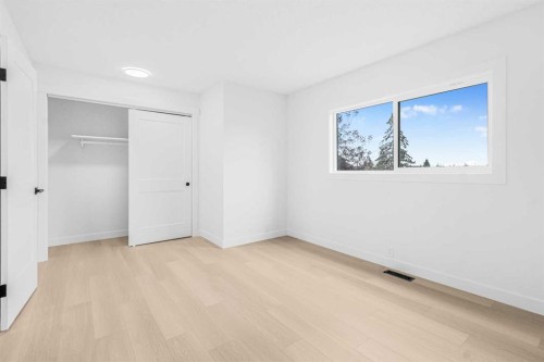 2-112 Erin Grove Close Se, Calgary, AB - Indoor Photo Showing Other Room