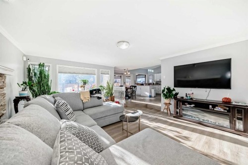 1221 Millview Road Sw, Calgary, AB - Indoor Photo Showing Living Room