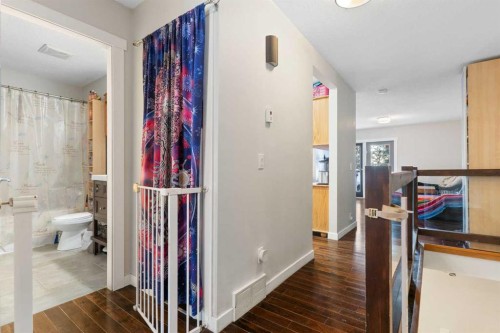 37 Benchlands Drive, Cochrane, AB - Indoor Photo Showing Other Room