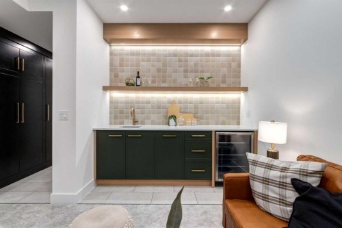 4834 22 Avenue Nw, Calgary, AB - Indoor