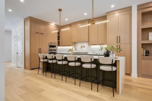 4834 22 Avenue Nw, Calgary, AB - Indoor Photo Showing Kitchen With Upgraded Kitchen