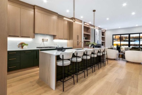 4834 22 Avenue Nw, Calgary, AB - Indoor Photo Showing Kitchen With Upgraded Kitchen