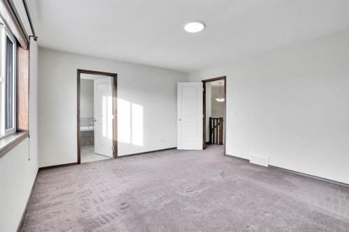 142 Everoak Green Sw, Calgary, AB - Indoor Photo Showing Other Room