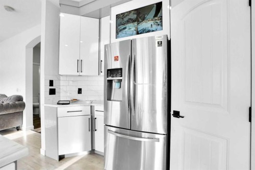 85 Saddlebrook Circle Ne, Calgary, AB - Indoor Photo Showing Kitchen With Stainless Steel Kitchen