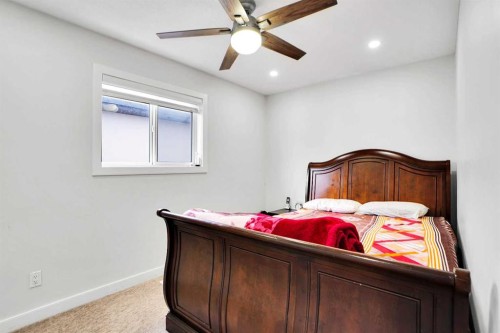 85 Saddlebrook Circle Ne, Calgary, AB - Indoor Photo Showing Bedroom