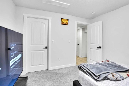 85 Saddlebrook Circle Ne, Calgary, AB - Indoor Photo Showing Bedroom