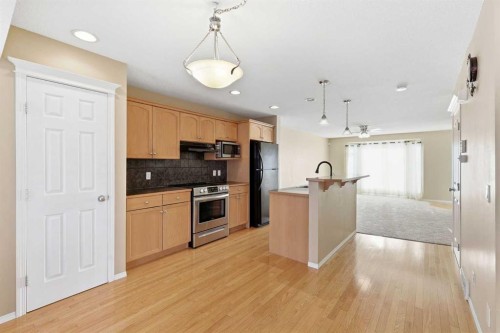 160 Taradale Drive Ne, Calgary, AB - Indoor Photo Showing Kitchen