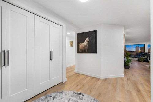 601-320 Meredith Road Ne, Calgary, AB - Indoor Photo Showing Other Room