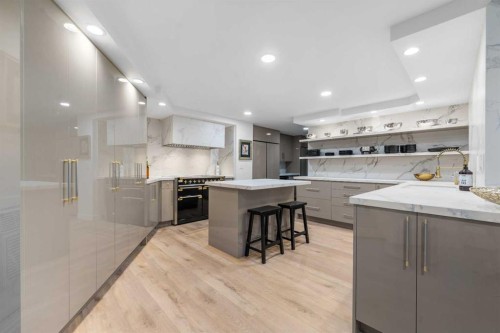 601-320 Meredith Road Ne, Calgary, AB - Indoor Photo Showing Kitchen With Upgraded Kitchen