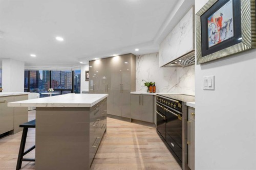 601-320 Meredith Road Ne, Calgary, AB - Indoor Photo Showing Kitchen With Upgraded Kitchen