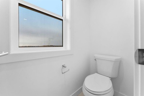 277 Dawson Way, Chestermere, AB - Indoor Photo Showing Bathroom