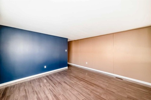 24 Spring Dale Circle Se, Airdrie, AB - Indoor Photo Showing Other Room
