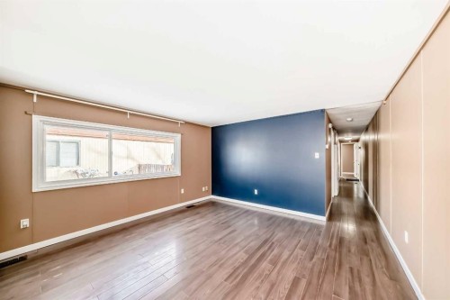 24 Spring Dale Circle Se, Airdrie, AB - Indoor Photo Showing Other Room