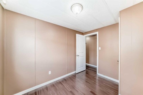 24 Spring Dale Circle Se, Airdrie, AB - Indoor Photo Showing Other Room