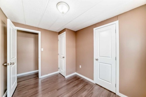 24 Spring Dale Circle Se, Airdrie, AB - Indoor Photo Showing Other Room
