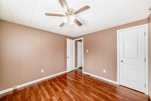 24 Spring Dale Circle Se, Airdrie, AB - Indoor Photo Showing Other Room