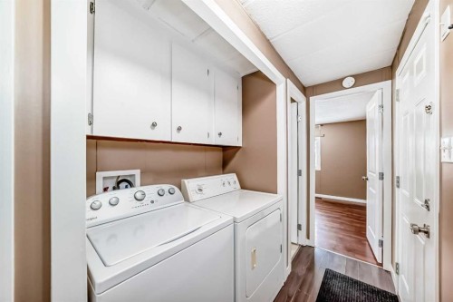 24 Spring Dale Circle Se, Airdrie, AB - Indoor Photo Showing Laundry Room