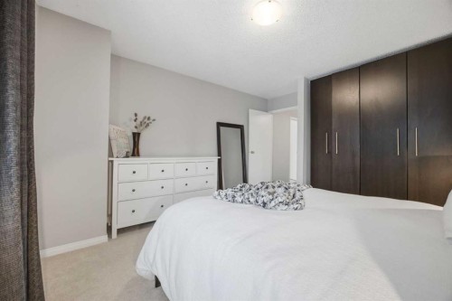 2-3015 51 Street Sw, Calgary, AB - Indoor Photo Showing Bedroom