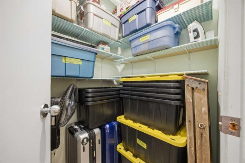 2-3015 51 Street Sw, Calgary, AB - Indoor