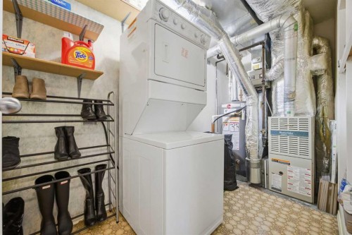 2-3015 51 Street Sw, Calgary, AB - Indoor Photo Showing Laundry Room