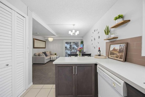 2-3015 51 Street Sw, Calgary, AB - Indoor