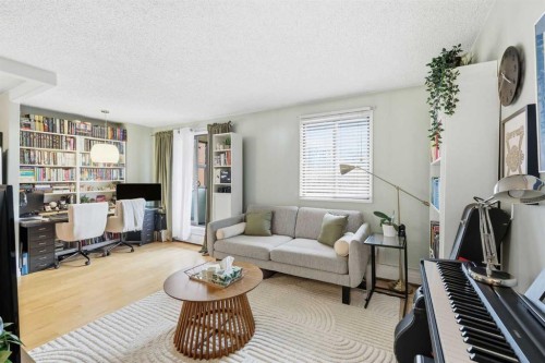 508-111 14 Avenue Se, Calgary, AB - Indoor Photo Showing Living Room