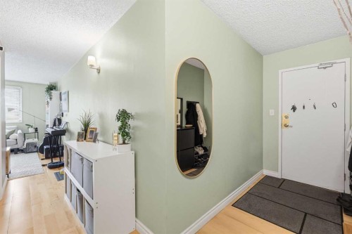 508-111 14 Avenue Se, Calgary, AB - Indoor Photo Showing Other Room