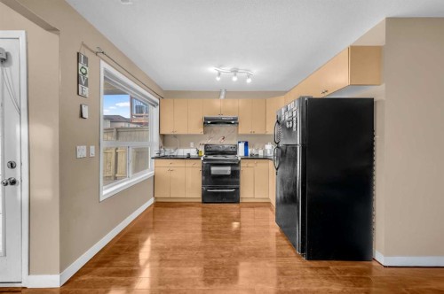57 Saddlecrest Park Ne, Calgary, AB - Indoor Photo Showing Kitchen