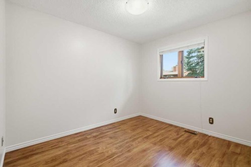 14804 Deer Run Drive Se, Calgary, AB - Indoor Photo Showing Other Room