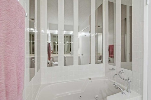 14804 Deer Run Drive Se, Calgary, AB - Indoor Photo Showing Bathroom