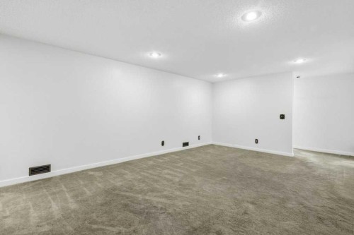 14804 Deer Run Drive Se, Calgary, AB - Indoor Photo Showing Other Room