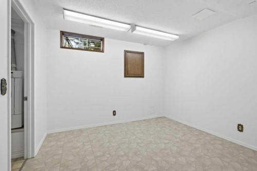 14804 Deer Run Drive Se, Calgary, AB - Indoor Photo Showing Other Room