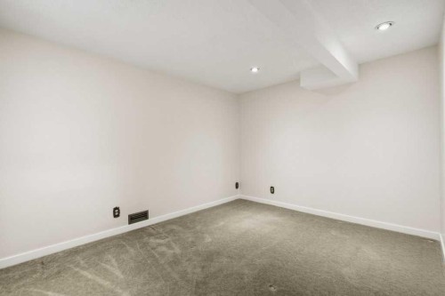 14804 Deer Run Drive Se, Calgary, AB - Indoor Photo Showing Other Room