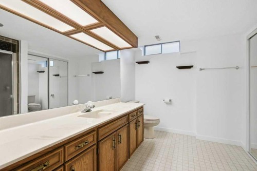 14804 Deer Run Drive Se, Calgary, AB - Indoor Photo Showing Bathroom