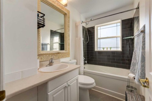 4603 79 Street Nw, Calgary, AB - Indoor Photo Showing Bathroom